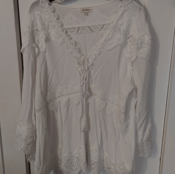 White lace trim Blouse - Picture 3 of 3